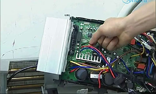 金湾美的空调电话是多少